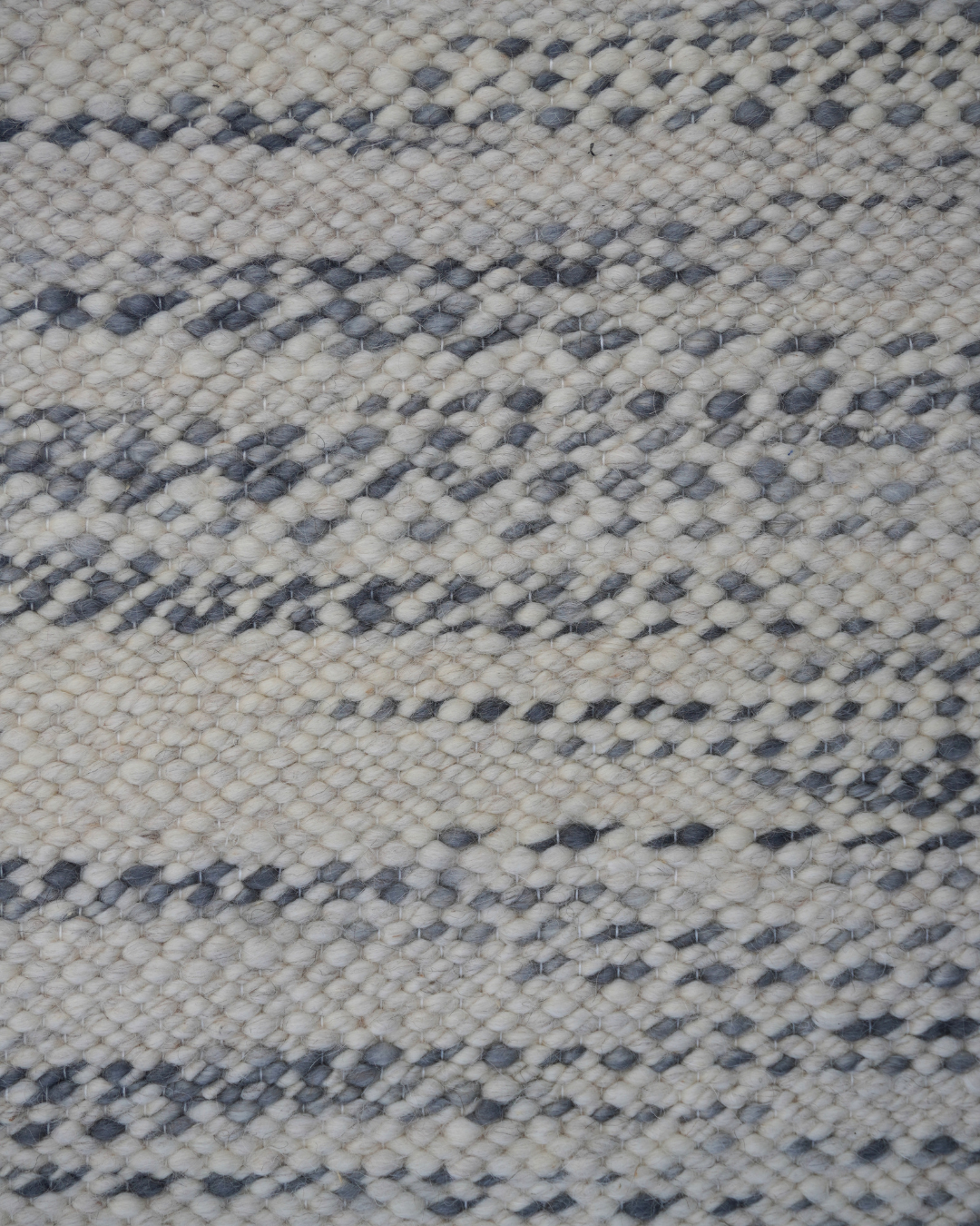 Makalani — Blue & White